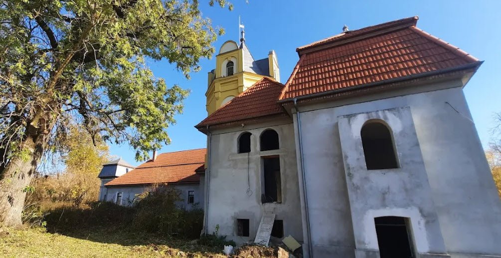 Tholdy-Ujfalussy Castle, Pomi, Romania, Romania